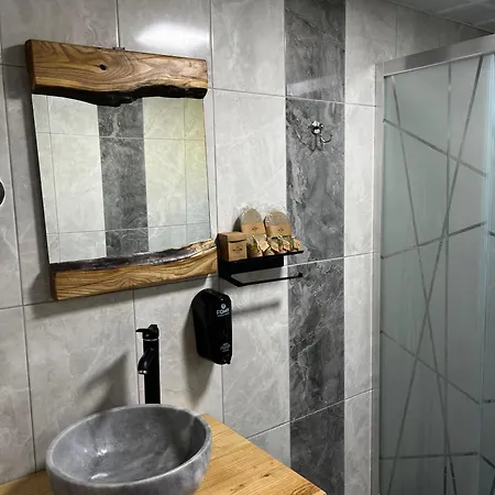 Hotel M'api River View 4*